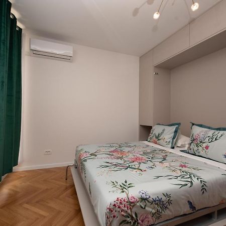 Royal Elegance Apartman สปลิท ภายนอก รูปภาพ