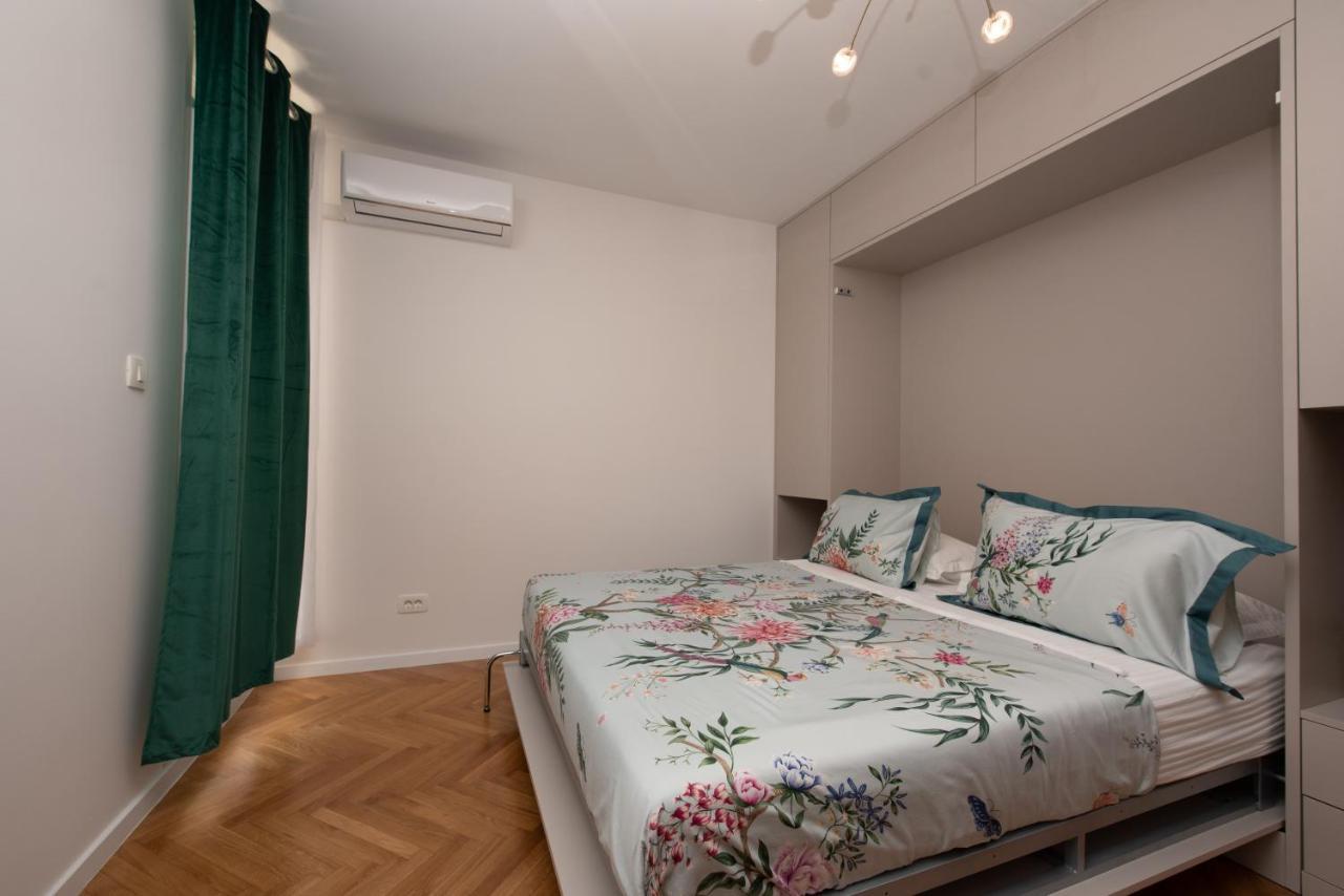 Royal Elegance Apartman สปลิท ภายนอก รูปภาพ