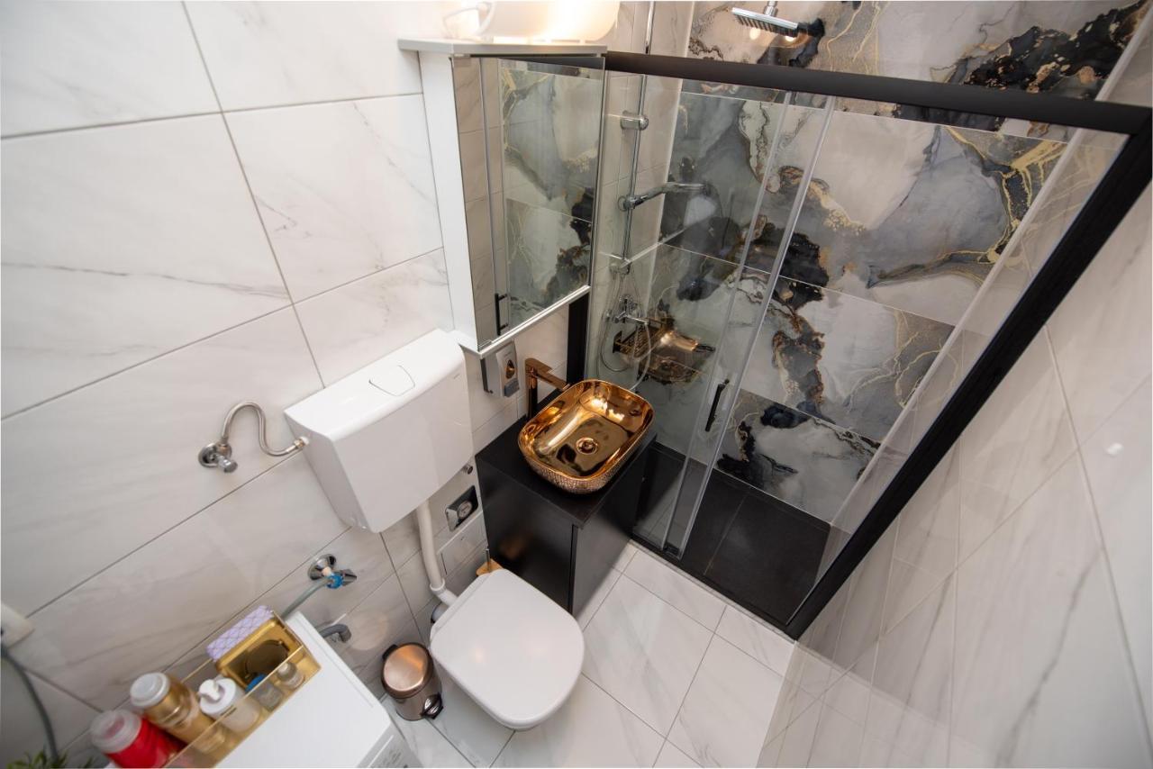 Royal Elegance Apartman สปลิท ภายนอก รูปภาพ