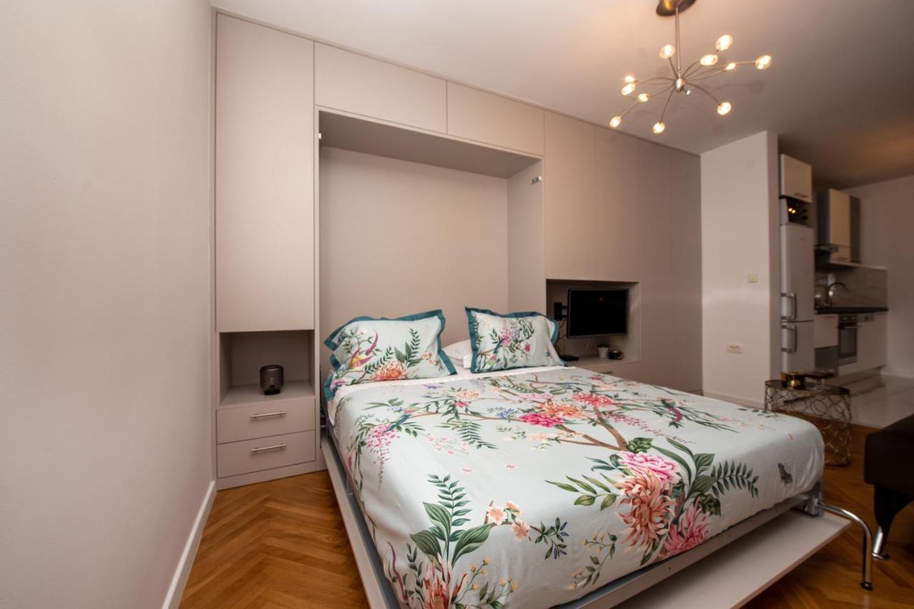 Royal Elegance Apartman สปลิท ภายนอก รูปภาพ