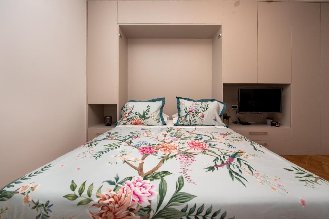 Royal Elegance Apartman สปลิท ภายนอก รูปภาพ