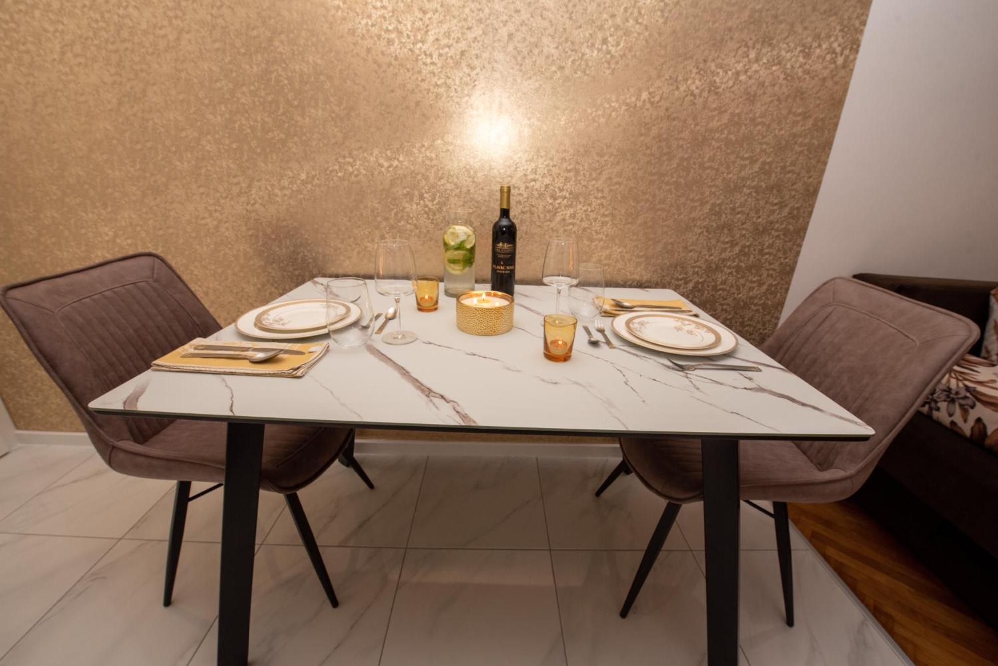 Royal Elegance Apartman สปลิท ภายนอก รูปภาพ